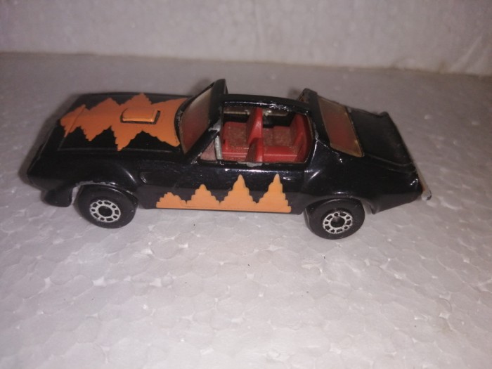 bnk jc Matchbox Superfast Pontiac T-Roof - Macau 1979