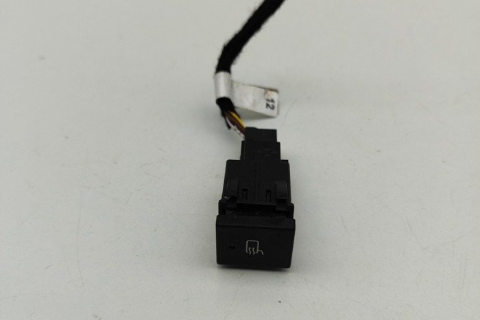 Comutator IVECO DAILY VI Box 2022 OEM: 5802804530 31541894