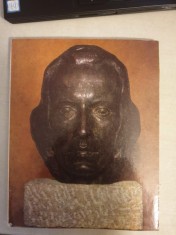 Expozitia omagiala Gheorghe D. Anghel foto