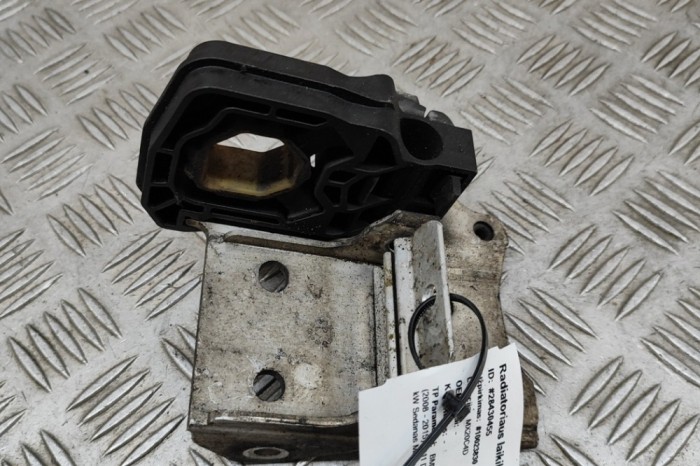 Suport radiator BMW 7 F01, F02 2011 OEM: 7186514 28430455