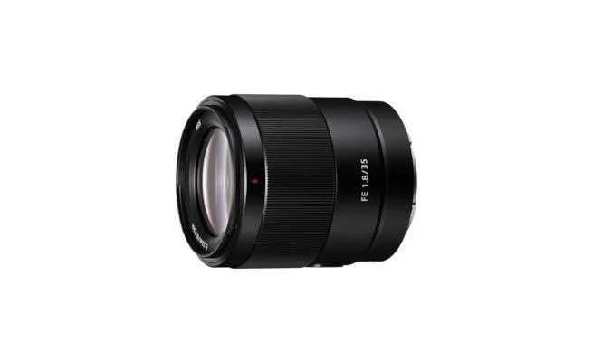 Sony FE 35 MM F1.8. Componentă pentru: MILC, Structura lentilelor:
