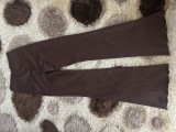 Pantaloni evazati