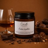 Coniac și praline &ndash; Lum&acirc;nare parfumată handmade din soia &icirc;n recipient sticlă ambră