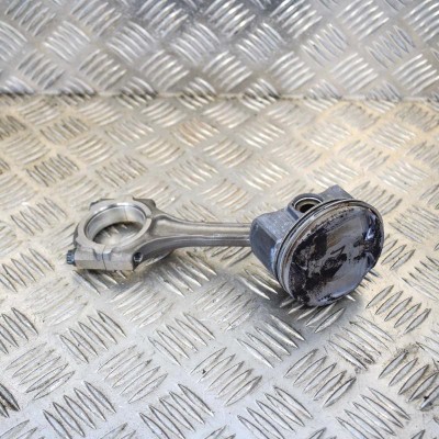 Piston TOYOTA VERSO _R2_ 2013 OEM: 13101-0T08013201-26011 | 4159464 foto