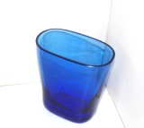 Vază ovală, cristal albastru saphire, suflată manual - design Monica Bratt, Reijmyre Glasbruk, Sweden