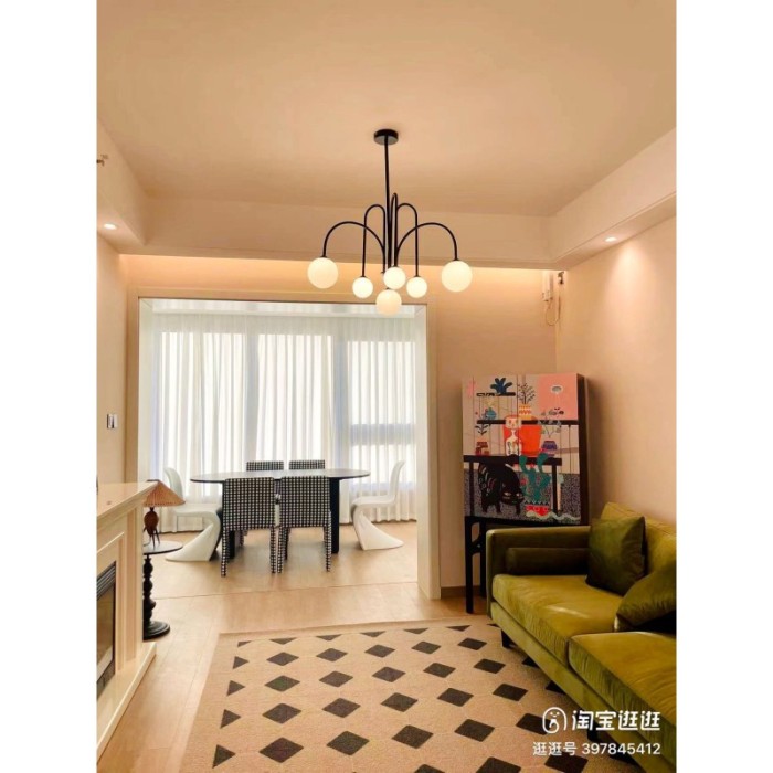 Lustra LED Negru Cu 6 Glob Alb Mat