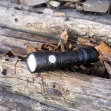 Lanterna dubla PNI Adventure F200 din aluminiu cu LED, acumulator 4000mAh si port micro USB, 3 LED-uri cu deschidere mare si unul cu focus, ambele au