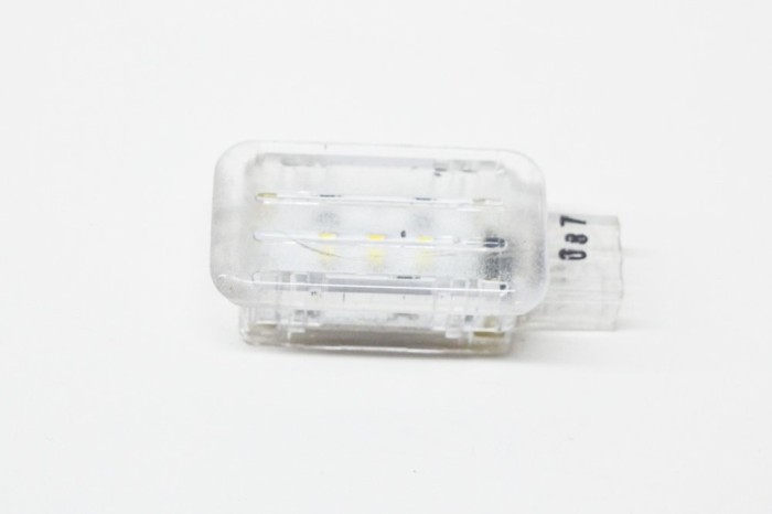Iluminare interioară LAND ROVER RANGE ROVER IV L405 2017 OEM: CPLA-13776 13332625