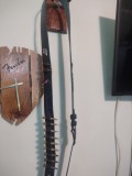 Curea tip FENDER pentru chitara acustica sau electrica din piele naturala.