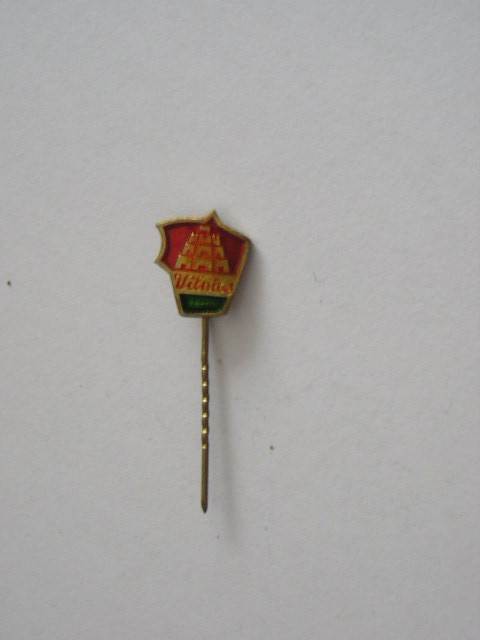 QW9 L 74 - insigna - tematica orase - Vilnius - fosta URSS