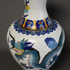 Vaza decorativa China anii 1960 tehnica cloisonne - decor dragoni