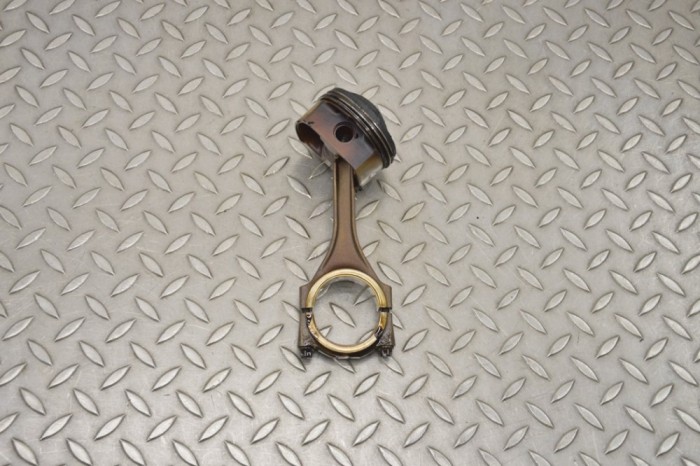 Piston AUDI A6 4F2, C6 2006 OEM: 06EA 18329400