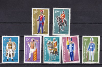 ROMANIA 1980 LP 1021 UNIFORME MILITARE ROMANESTI SERIE MNH foto