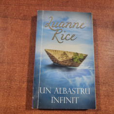 Un albastru infinit de Luanne Rice