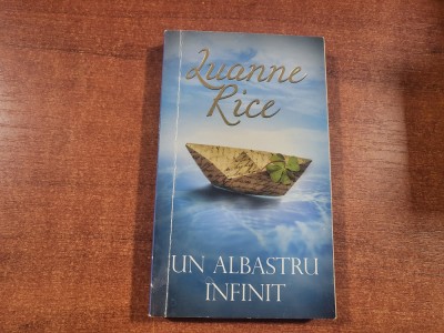 Un albastru infinit de Luanne Rice foto