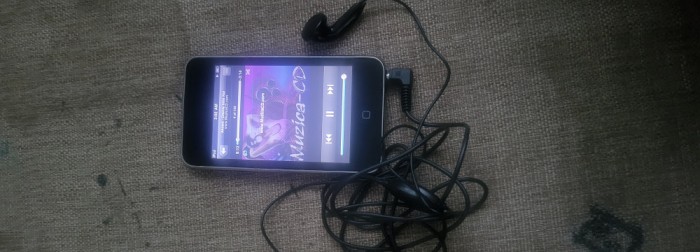 Apple Ipod Touch Gen. 2 8GB +muzica mp3 Livrare gratuita!