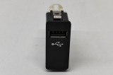 USB BMW i3 I01 2020 OEM: 6820397 22082142