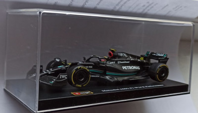 Macheta Mercedes AMG W14 Hamilton cu pilot Formula 1 2023 - Bburago 1/43 F1 foto