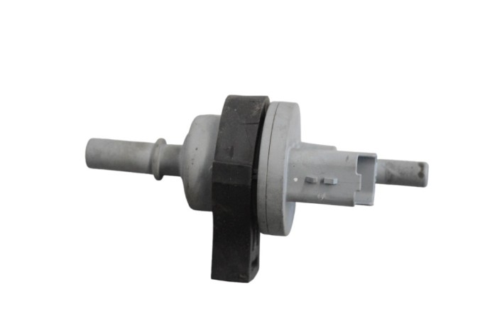 Supapa solenoid OPEL Crossland X P17 2023 OEM: 8200584324 23068156