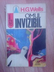 Omul invizibil - H.G. WELLS foto
