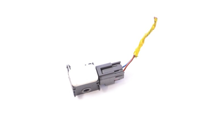 Senzor de impact lateral dreapta HYUNDAI SANTA F&Eacute; II CM 2008 OEM: 95920-2B000 11452179