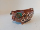 Bol Ceramică Mexicană Formă Porcușor &ndash; Lut Ars, Pictat Manual, Salsa/Decor Rustic, Artizanat Mexic, 18x9x7 cm, Piesă Tradițională Colecție, Vintage