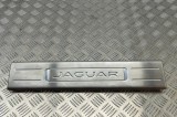 Ornament prag interior dreapta față JAGUAR XJ X351 2014 OEM: AW93-13200-AE 23771384