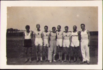 HST M157 Poză campioni rom&amp;acirc;ni atletism 1933 Timișoara Olimpiada 1936 foto
