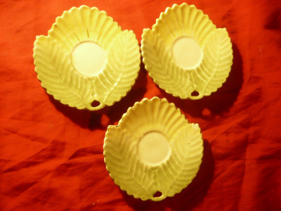 Set 3 Farfurioare portelan inc.sec XX - forma de frunza , d= 10,5cm foto