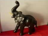 STATUETA ELEFANT DIN PIELE