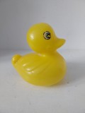 Rata plastic galben, jucarie veche romaneasca, cca 13x13cm