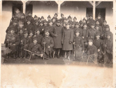 Elevi militari perioada interbelica, poza veche de colectie foto