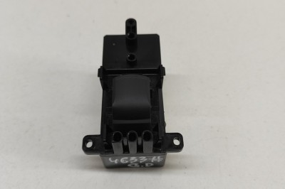 Buton geam ușă dreapta spate HONDA CIVIC X Hatchback FC_, FK 2021 OEM: 83740-TGG-A010-BLK,83740TGGA010BLK 27525029 foto