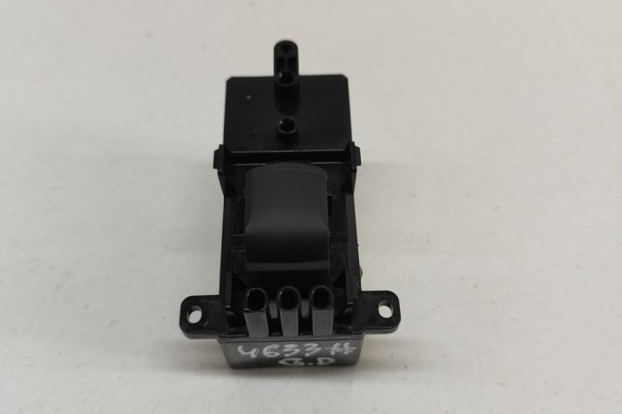 Buton geam ușă dreapta spate HONDA CIVIC X Hatchback FC_, FK 2021 OEM: 83740-TGG-A010-BLK,83740TGGA010BLK 27525029