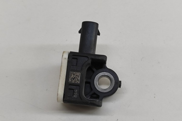 Senzor de impact dreapta față TESLA MODEL X 2018 OEM: 1060058-00-A | 30386602