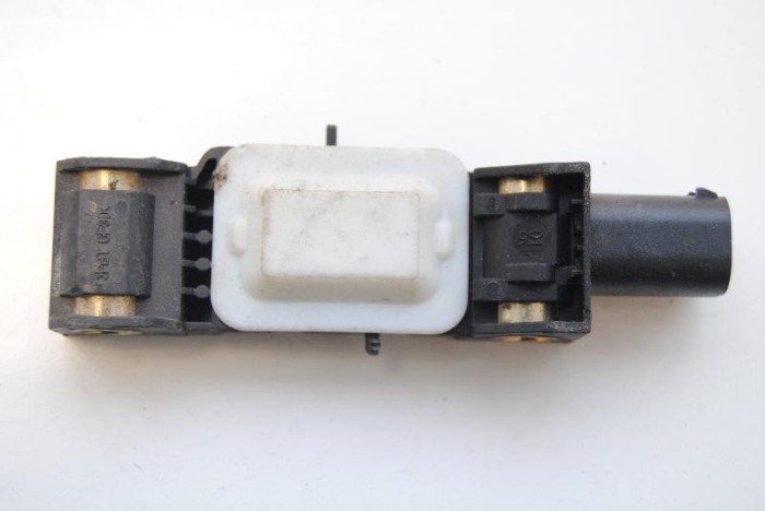 Senzor de impact st&acirc;nga față CHRYSLER VOYAGER IV RG, RS 2006 OEM: 04896059AA04671779AC 1748625