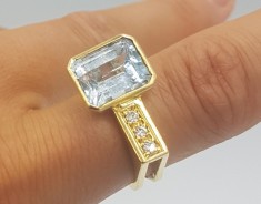 Superb inel din aur ,topaz si diamante naturale manopera unicat