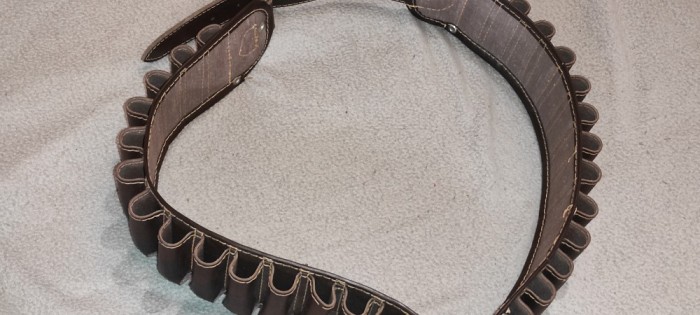 CARTUSIERA IMPECABILA 30 POSTURI LUNGIME 88 CM LATIME 7 CM -