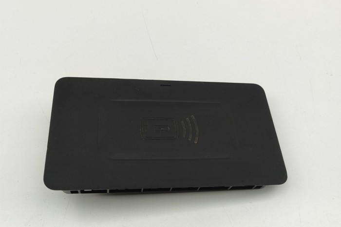 Stație de &icirc;ncărcare wireless BMW X5 G05 2022 OEM: 5A1DB18 31263335