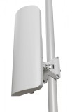 MANTBox ax 15s, antene 12dBi 2.4GHz, 15dBi 5GHz, 1 x Gigabit, 1 x SFP, PoE IN, WiFi6 - MikroTik L22UGS-5HaxD2HaxD-15S