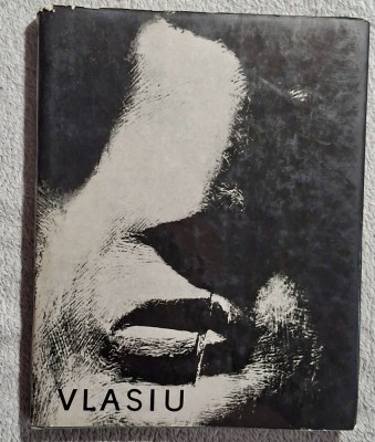 Ion Vlasiu -album . Contine dedicatie catre Dan Grigorescu si semnatura autorului. foto