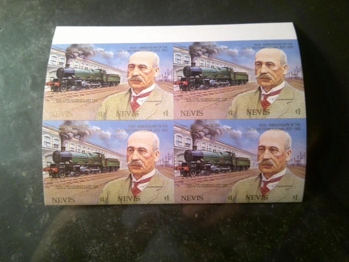 Bloc Nevis 1985 - Locomotive , 2+2 val nedantelat