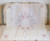 Fata de masa Vintage din bumbac cu broderie manuala in cruciulite- Vanilie