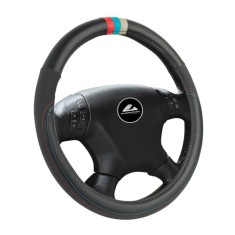 Husa volan de culoare neagra cu perforatii, 3 stripes, diametru 37-39cm, material cauciucat AutoDrive ProParts