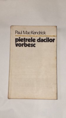 PAUL MACKENDRIK - PIETRELE DACILOR VORBESC foto