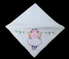 BATISTA VINTAGE DIN L&Acirc;NĂ FINĂ CU MODEL CUSUT MANUAL