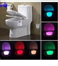 Lampa cu LED si lumina multicolora ideala pentru iluminatul WC-ului pe timp de noapte foto