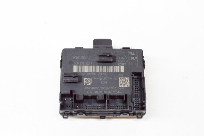 Modul de control ușă dreapta față AUDI A3 Limousine 8VS, 8VM 2018 OEM: P10340260,5Q0959593F 13795733