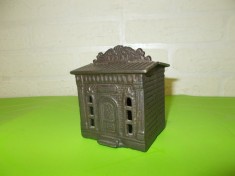 1876 Bank - PUSCULITA originala din FONTA produsa de HL Judd Manufacturing ,1895