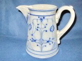 1869-Cana veche din ceramica sau portelan cu model Delft in patina timpului.